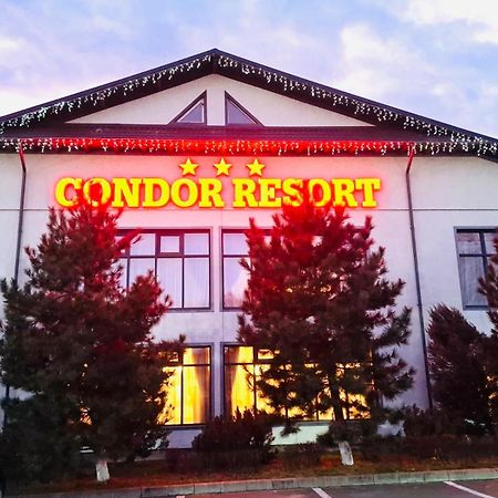 Condor Resort Dulcesti Buitenkant foto