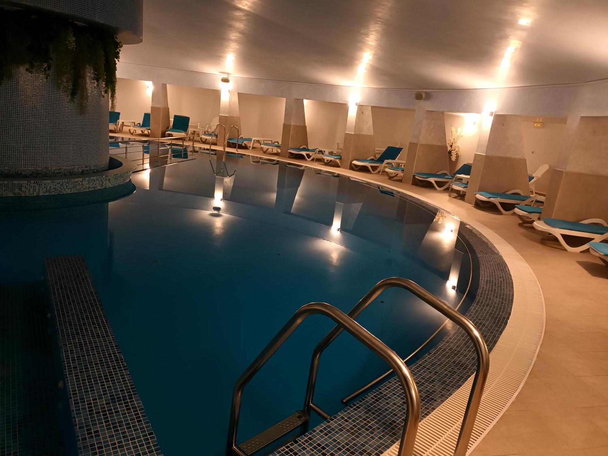 Condor Resort Dulcesti Buitenkant foto